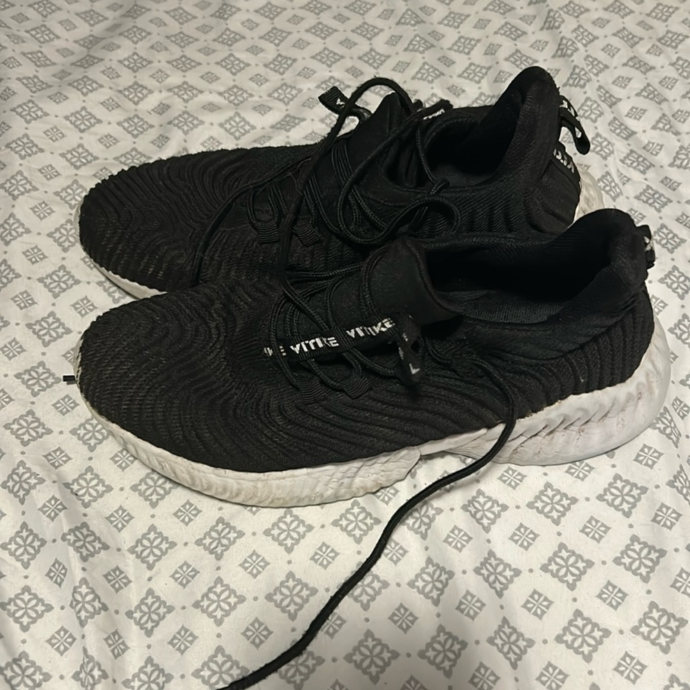 Vitike Black and White Slip On Sneakers - 8.5